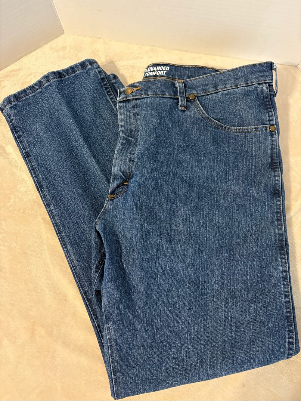 Wrangler Men's Straight Leg Jeans in Classic Blue